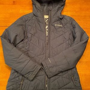 Women’s size small Omni-heat Columbia insulated winter jacket.